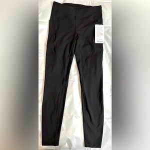Lululemon black lead the pack tight leggings size 8